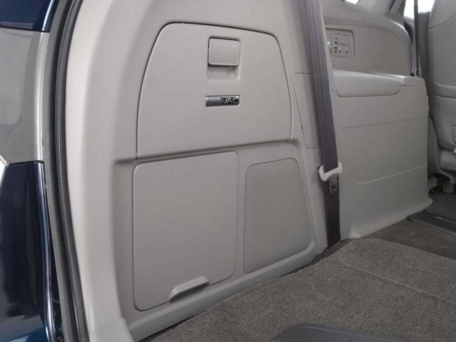 Багажник Honda Odyssey Touring Elite 2014 года  (фото 6 из 12)